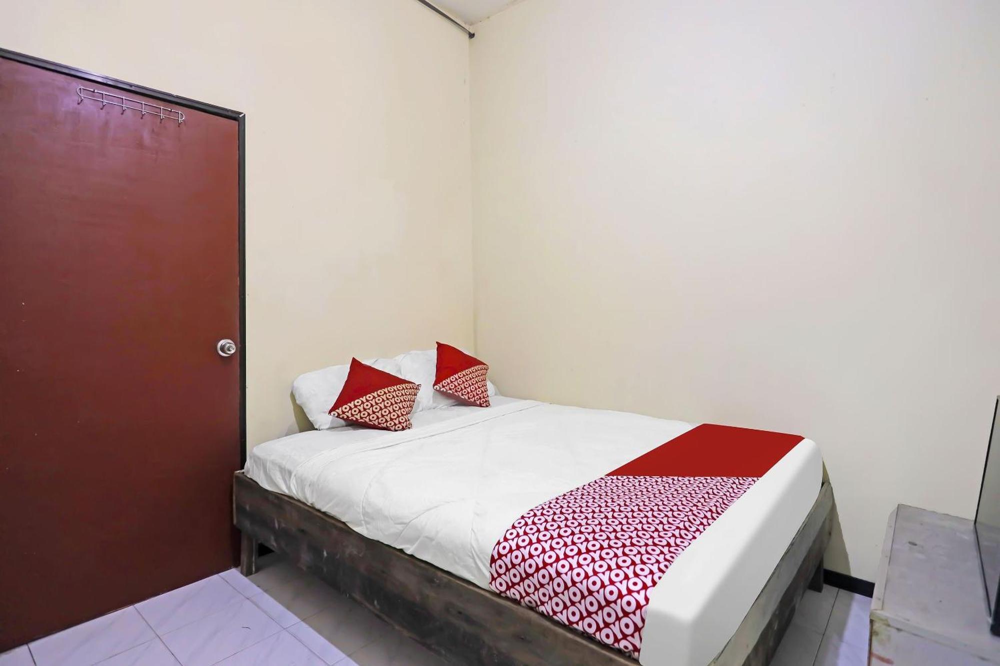 Spot On 91343 Kartika Guest House Syariahnearpantai Stres Jodoh  Exterior foto