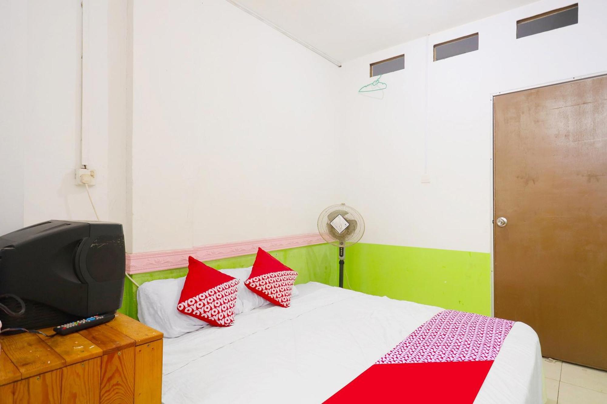 Spot On 91343 Kartika Guest House Syariahnearpantai Stres Jodoh  Exterior foto
