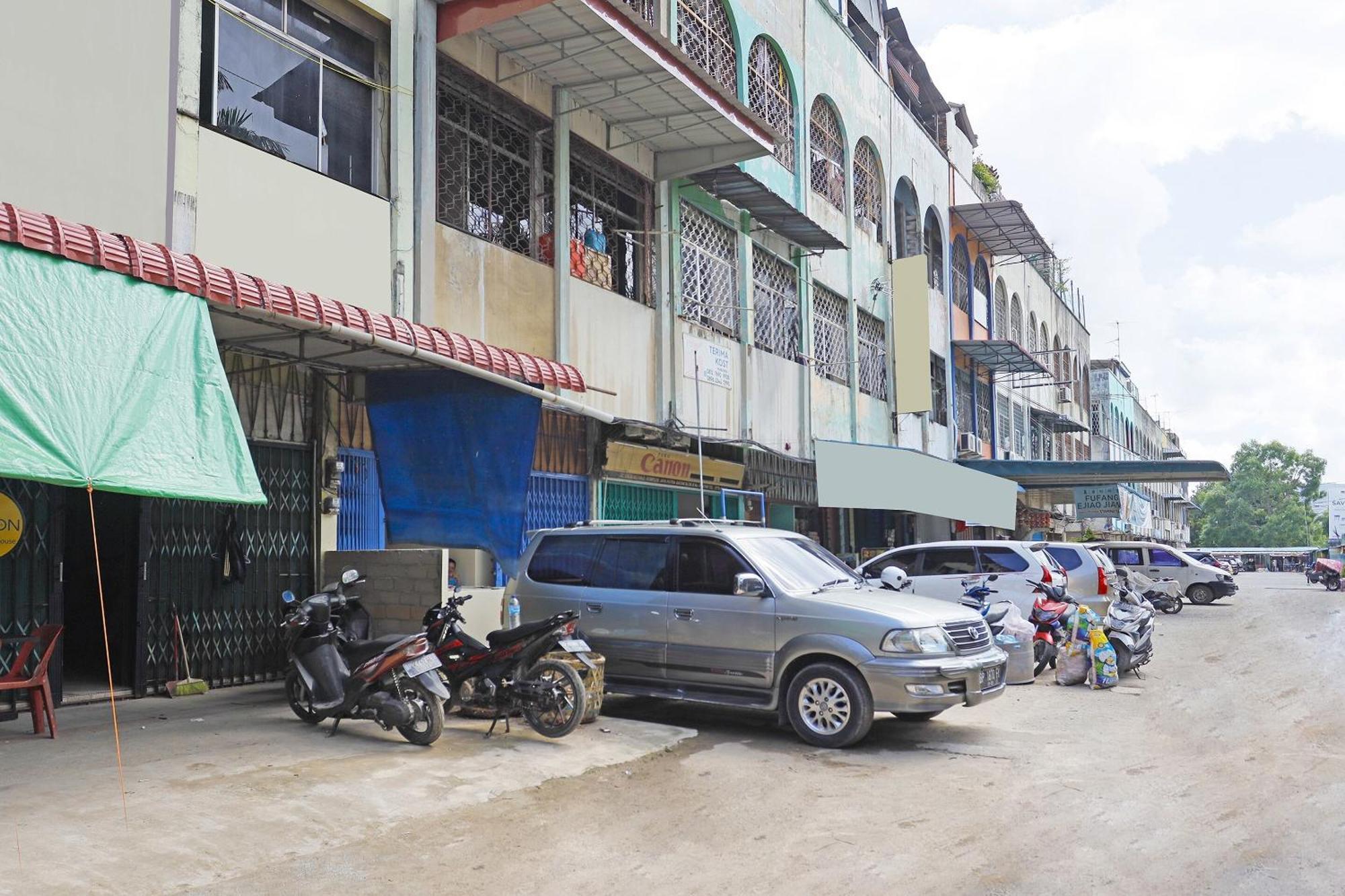 Spot On 91343 Kartika Guest House Syariahnearpantai Stres Jodoh  Exterior foto