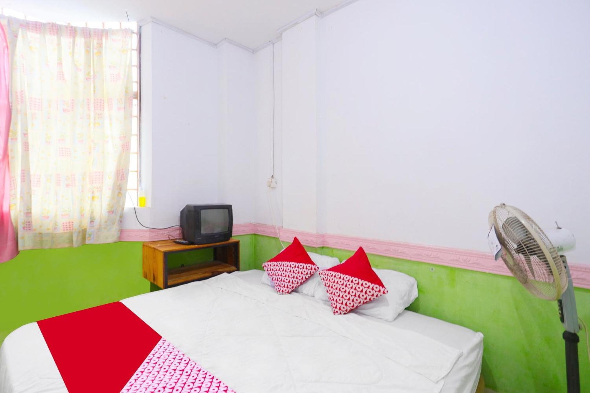 Spot On 91343 Kartika Guest House Syariahnearpantai Stres Jodoh  Exterior foto