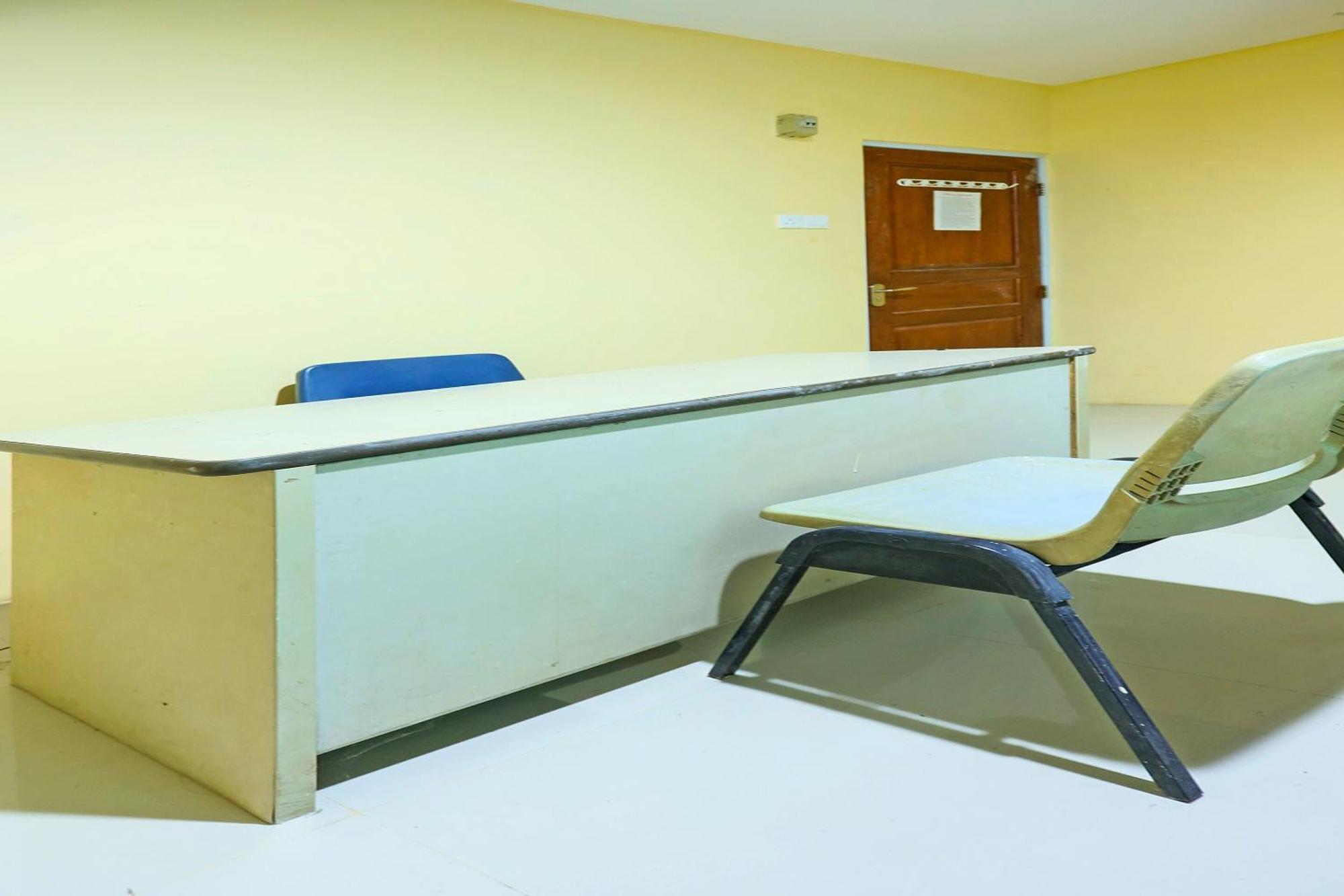 Spot On 91343 Kartika Guest House Syariahnearpantai Stres Jodoh  Exterior foto